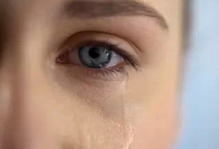 مطالعات تایید می کنند که گریه برای سلامتی شما مفید است