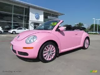 Volkswagen-Beetle-ماشین-مورد-علاقه-ی-دختر-ها